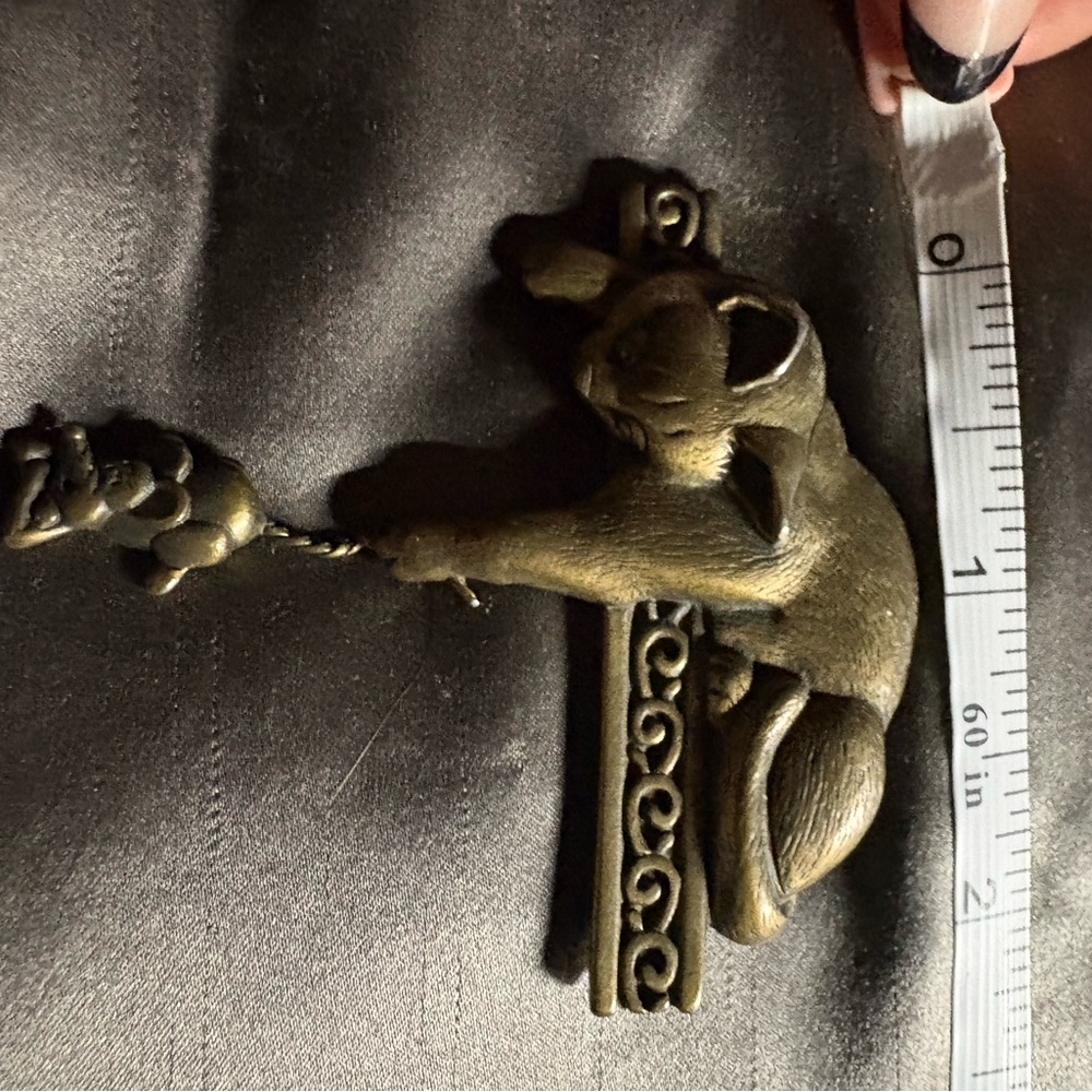 Antique Bronze Cat Ornament - Picture 2 of 4